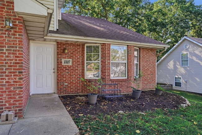 1317 Godas Cir