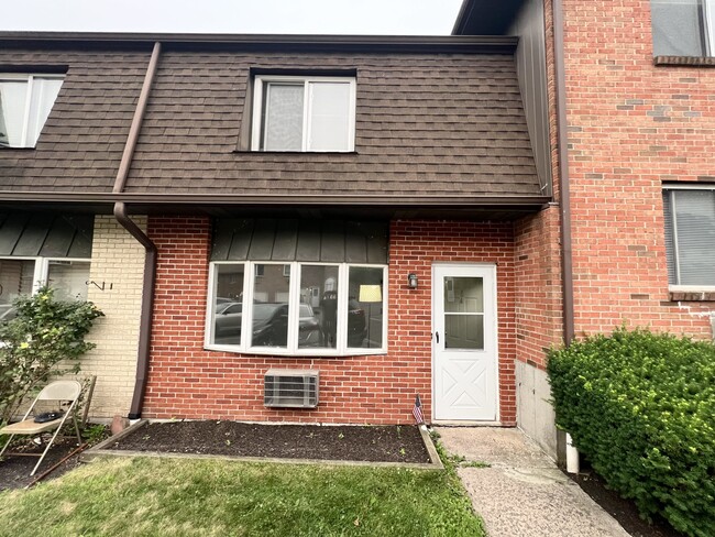 Building Photo - 909 Hamilton Ave Unit 6