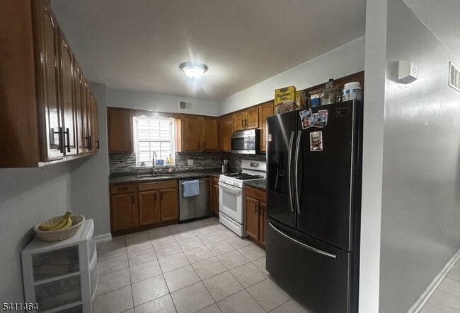 Photo - 1031 E Grand St Unit 1st floor