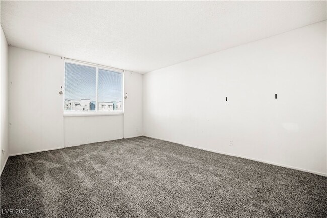 Photo - 3930 University Center Dr Unidad 409