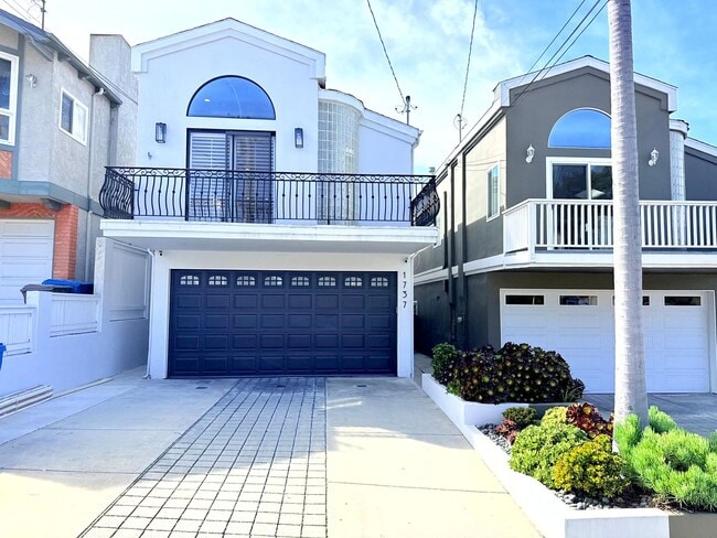 Building Photo - Fantastic 2-Story Home 3 bed 2.5 bath with backyard in Prime Golden Hills-Redondo Beach