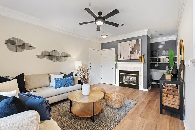 River Pointe at Den Rock Apartments