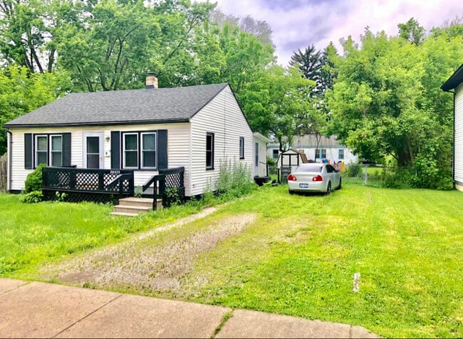 Building Photo - 20525 Woodward St Rental
