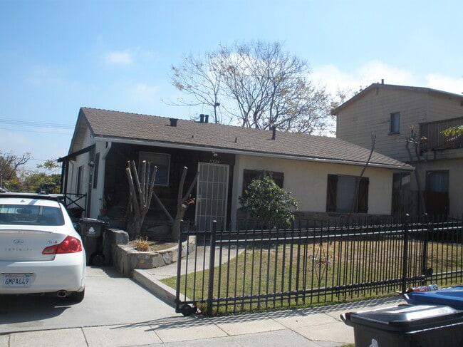 Building Photo - 11324 Biona Dr Unit MVLR Studiotudio Rental