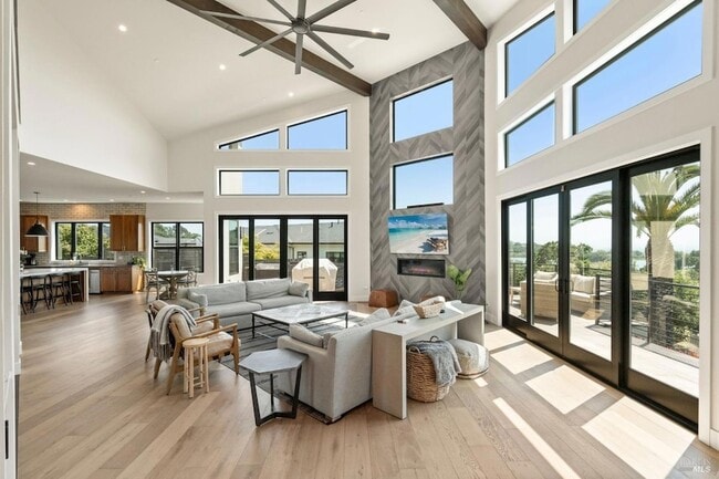 Photo - 3727 Lakebriar Pl