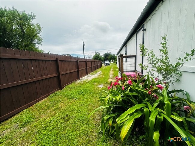 Photo - 217 E Schulz St