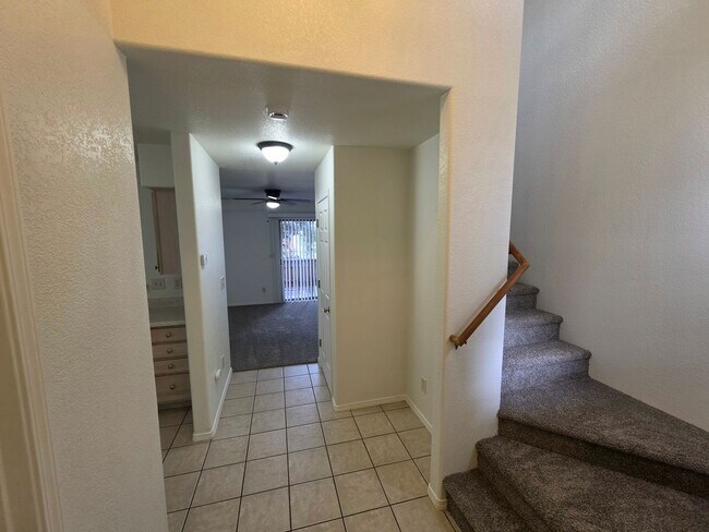6452 N Conrad Ln