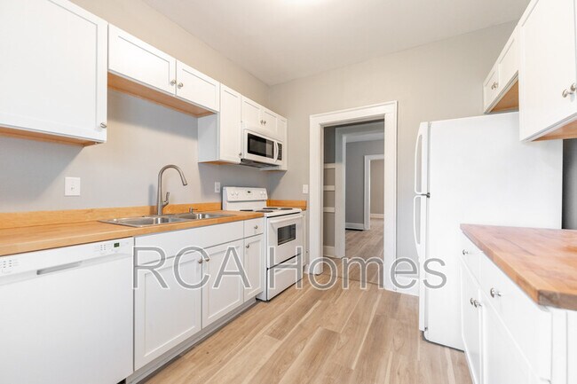 Photo - 1115 N Oxford St