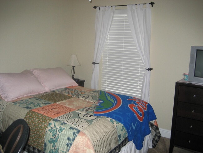 Building Photo - 2934 SW 35th Pl Unit 21