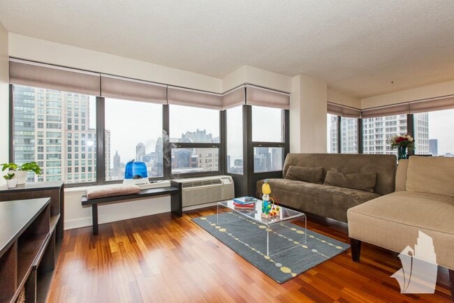 Photo - 30 E Huron St Unit 904