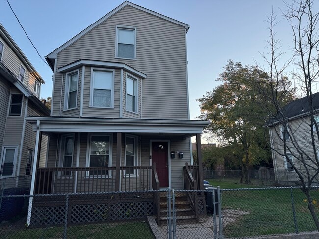 Building Photo - 53 Stevens St