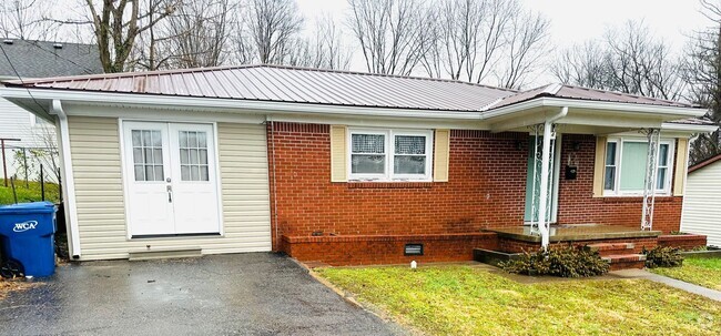 Building Photo - Cute home in Benton!