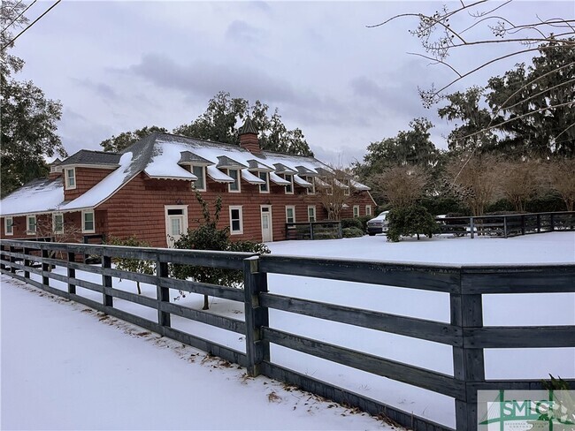 Building Photo - 1318 Wilmington Island Rd Rental