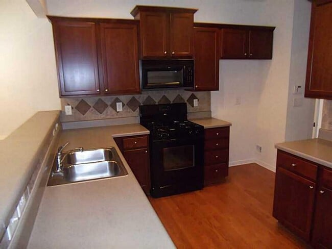 Photo - 4920 Hastings Terrace