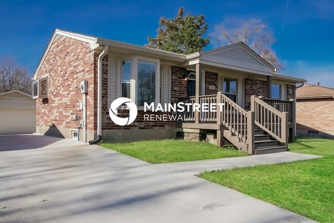 Photo - 3 Bedroom Pet-Friendly Home in LOUISVILLE, KY with Main Street Renewal