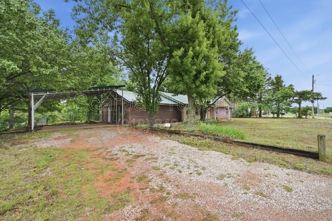 Photo - 2652 N Main St