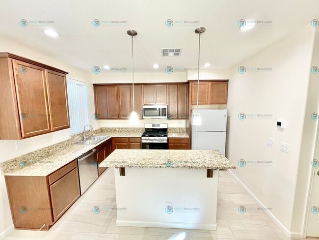 Photo - 907 W End St