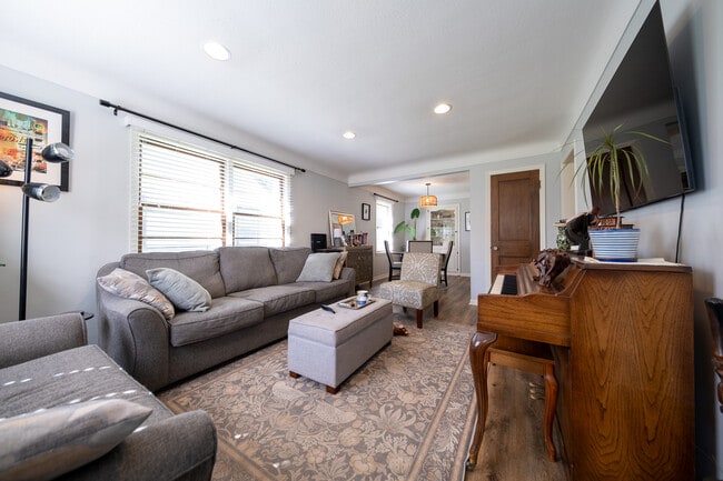 Photo - 3232 Idaho Ave S