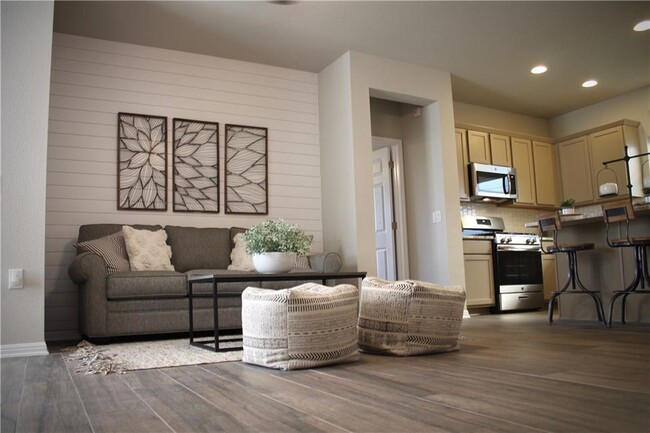 Photo - 729 Durness Dr
