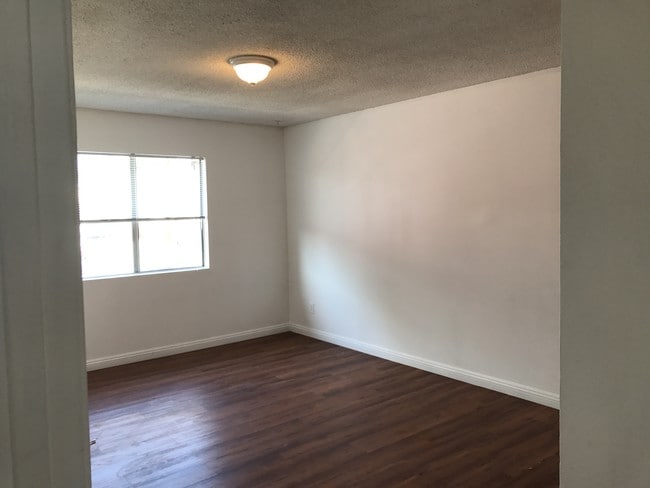 7648 Comstock Ave Unit D