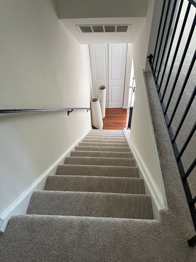 Photo - 290 Hilltop Ln