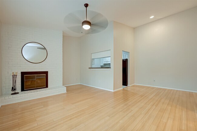 Photo - 2001 Bering Dr