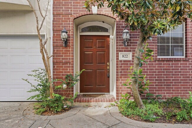 822 Stuart St