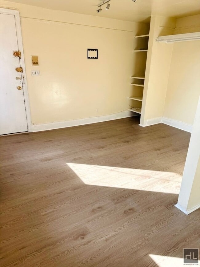 Photo - 403 E 6th St Unit 2E