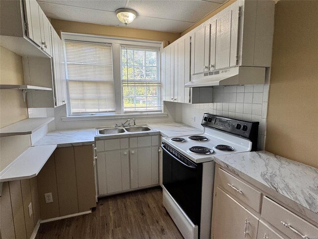 Photo - 105 Arlington Rd