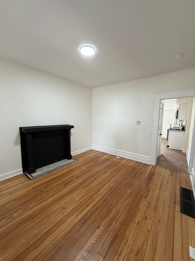 Photo - 423 Hanford St