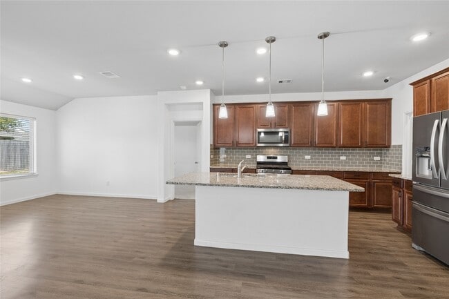 2111 Levant Ln