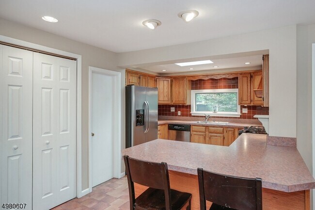 30 E Young St