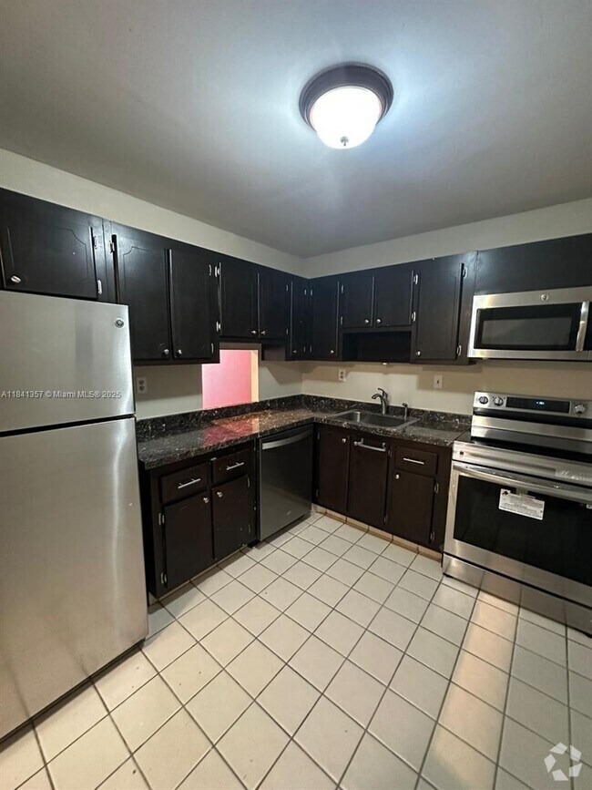 Building Photo - 16710 NE 9th Ave Unit 207 Rental