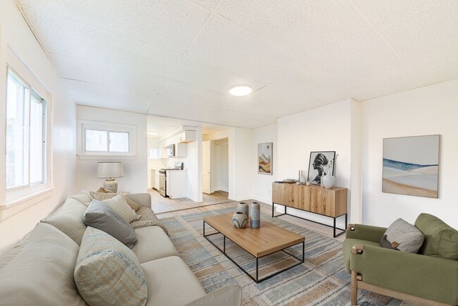 Building Photo - 615 E Warrington Ave Unit #2
