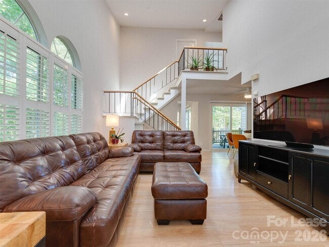 Photo - 9006 St Thomas Ln