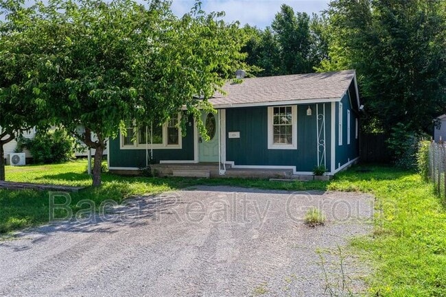 Building Photo - 228 N Donald Ave