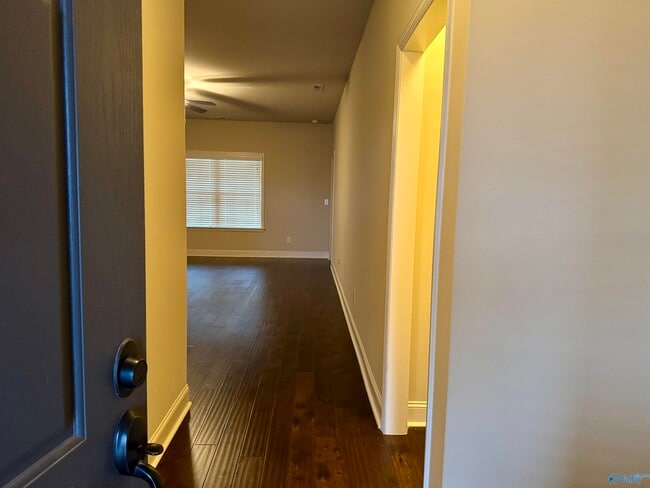 Photo - 102 Silvermoon Ln