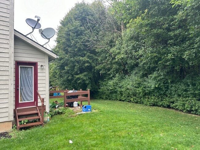 Cubierta - 62 Brittany Cir