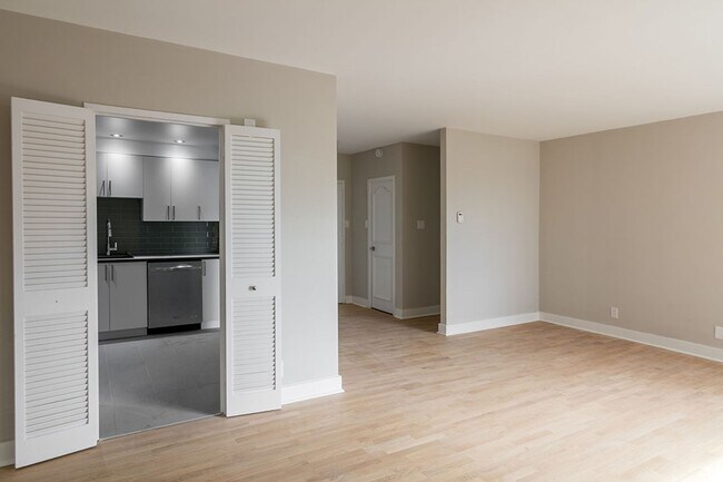 Photo - 4555 Av. Bonavista Unit 808