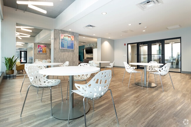 Photo - Park Square Apartments