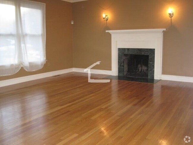 Building Photo - Single-Family in Brookline Washington Sq. ... Rental