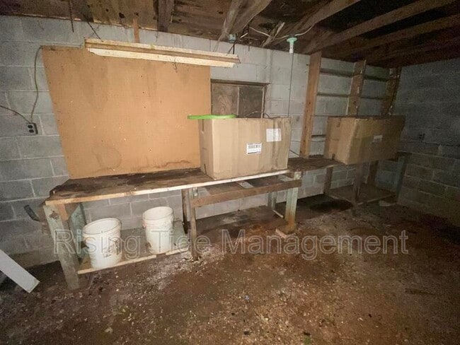 Photo - 939 Catherine St