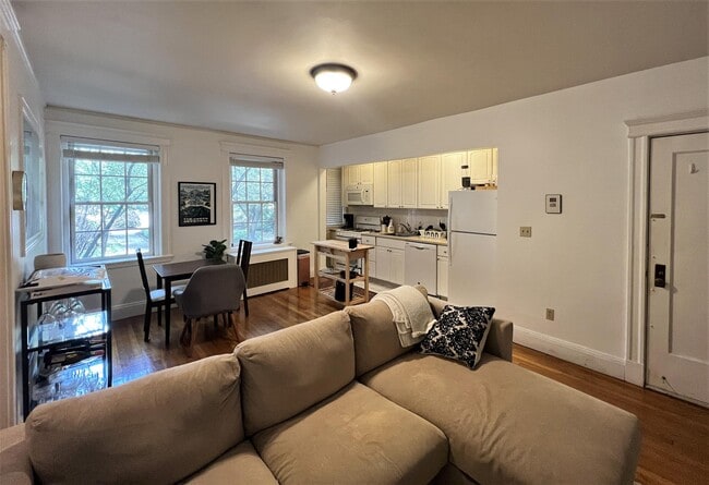 Building Photo - 852 Massachusetts Ave Unit 3