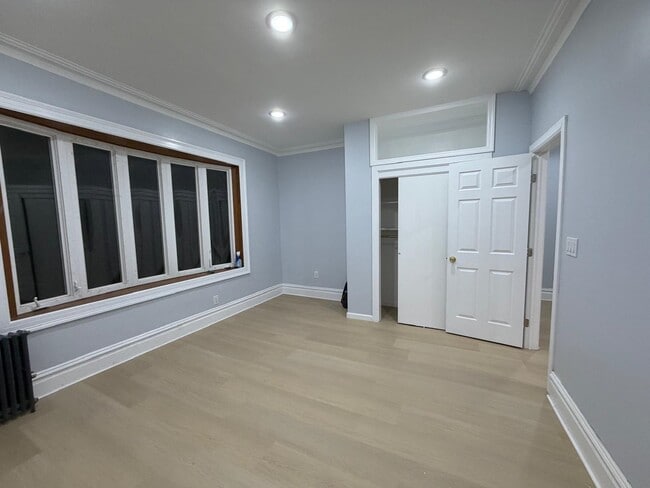 Photo - 154 W 33rd St