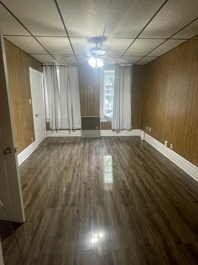 2305 W 25th St Unit 1st Floor