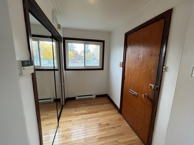 Photo - 8570 Rue De Teck Unit 8570 Rue Teck