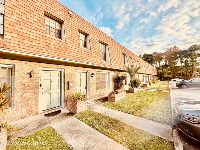 Photo - 1301 Arlington Ln NE