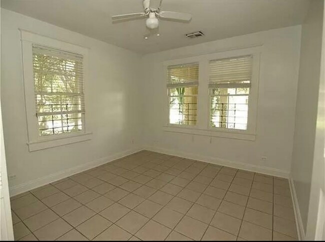 Photo - 2536 State St Unidad 2538