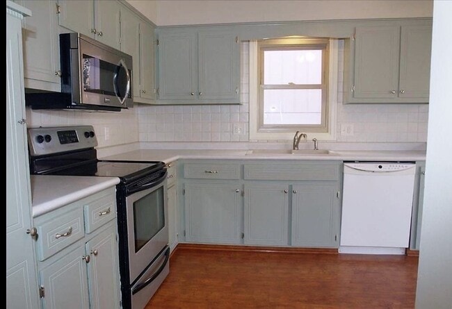 Photo - 3304 S 158th St