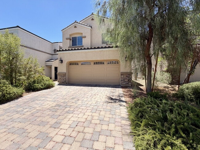 Photo - 3 BED 2.5 BATH 2 CAR GARAGE SINGLE FAMILY HOME W/ LOFT, BACKYARD & COMMUNITY POOL, SPA, PLAYGROUN...